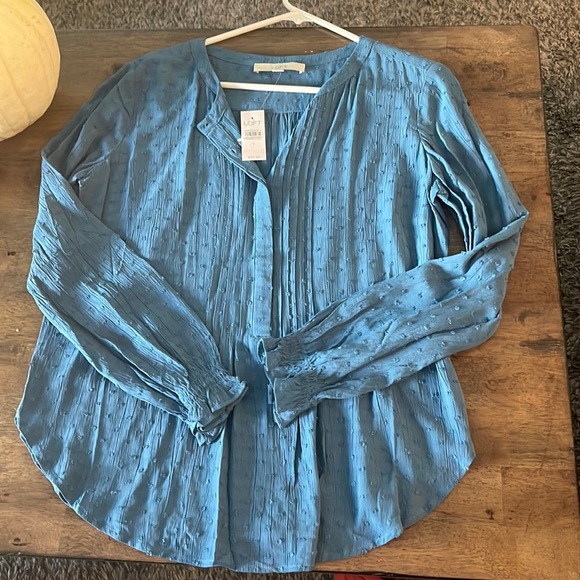 LOFT Tops - NWT Loft shirt